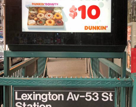 Promo offer Dunkin' munchkins